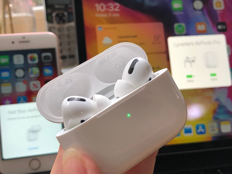 What Does A Flashing Orange Light Mean On Airpods - INCATOR Why Does My Airpod Pro Keep Beeping