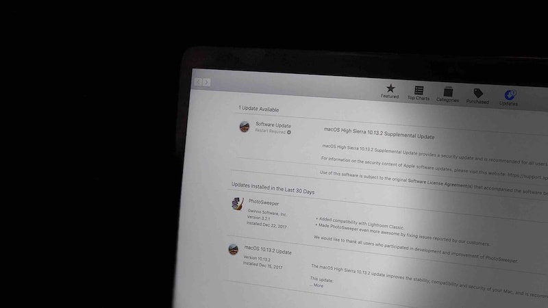 Apple MacOS Software Update screen on MacBook Pro